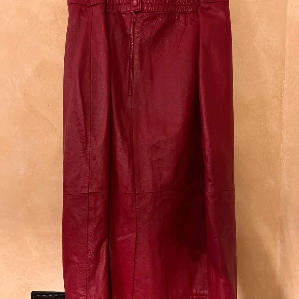 CBO New  York  Red w/ Gold Flakes Pencil Skirt - Picture 4 of 8